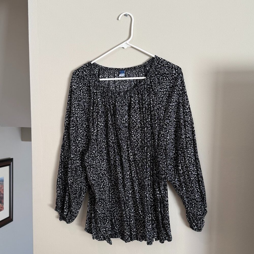 3X Black and White Flowered Blouse